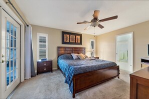 3 室のベッドルーム、アイロン / アイロン台、インターネットアクセス、ベッドシーツ