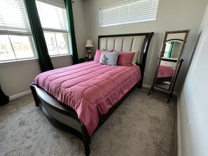 2 habitaciones, tabla de planchar con plancha y wifi gratis 
