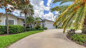 Property grounds - Luxury Private House with Pool on Charlotte Harbor Area, Charlotte County House 5848 (Charlotte County)
