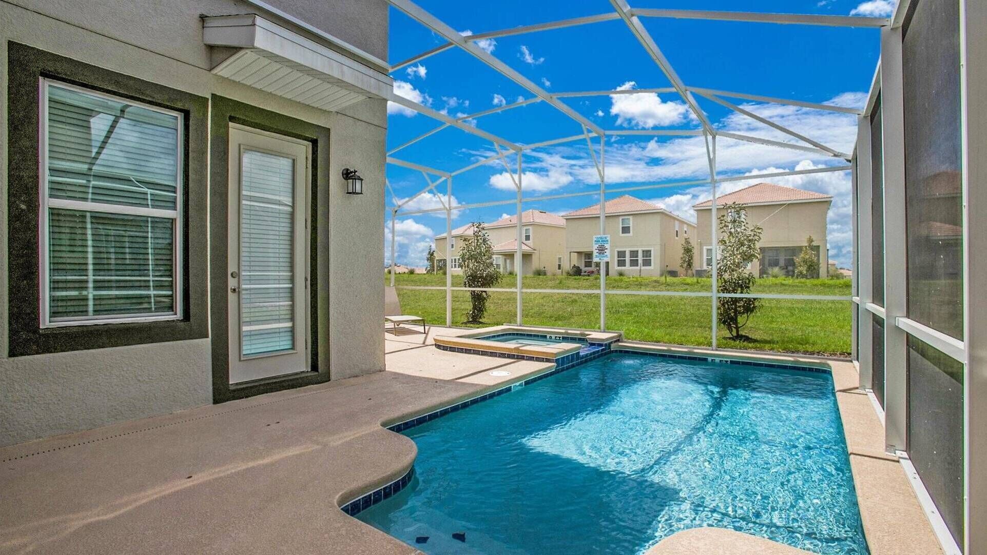 Et oppvarmet basseng