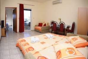 Leilighet (One Bedroom Apartment with Balcony an) | 11 soverom og wi-fi (inkludert)