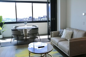 2 Bedroom City View - Free WIFI | Living area