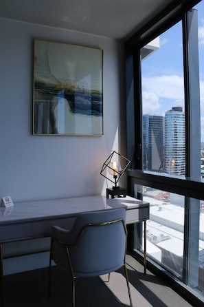 1 Bedroom Urban View - Free WIFI | Balcony - Kooii Apartments (Fortitude Valley)