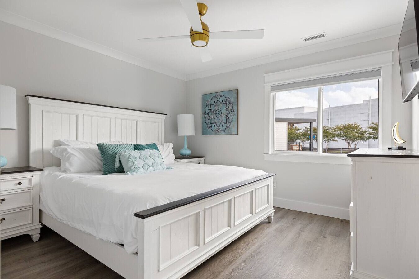 2 bedrooms, desk, iron/ironing board, free WiFi