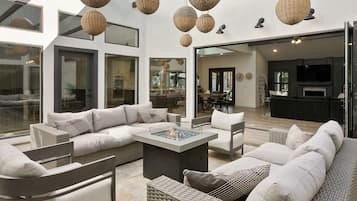Flat-screen TV, fireplace
