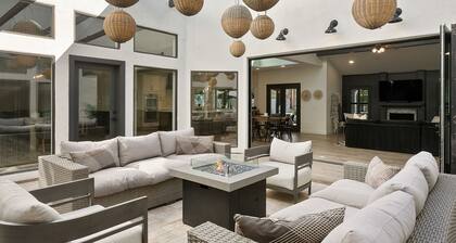 SWSS 6BR Luxury Group Retreat | Chef's Kitchen, Pool, Pickleball & Putting Green