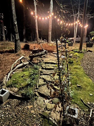 PRIME location - only 8min to town.