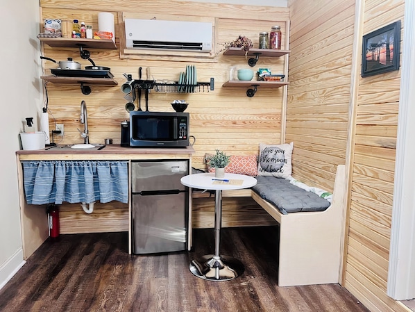 Fridge, microwave, stovetop, coffee/tea maker