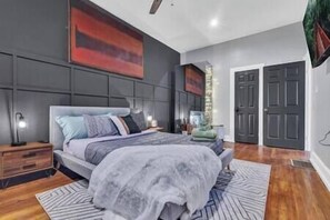 2 室のベッドルーム、アイロン / アイロン台、WiFi、ベッドシーツ