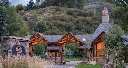 Avon-Beaver Creek 2BR/2BA Luxury Presidential Ski Resort steps from BC Gondola