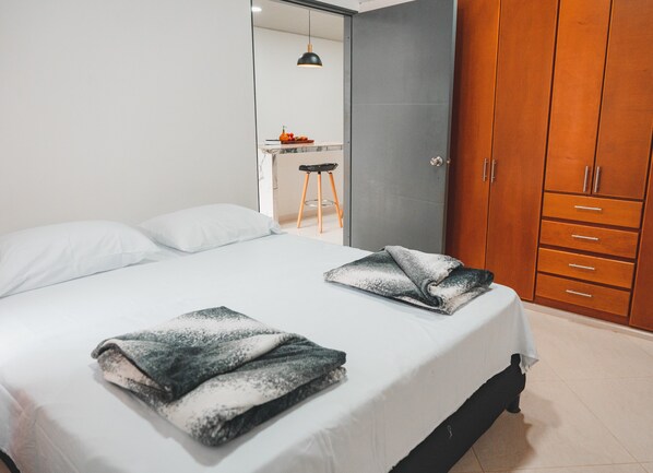 3 bedrooms, WiFi, bed sheets, wheelchair access