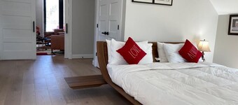 Rare Luxury Spacious City Suite