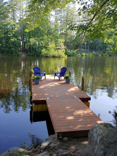 LAKE SIDE  4-Season home, 4-bdrm 2-bath, super clean, bright & cozy