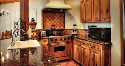 Enjoy a great experience in 2 BD Suite in Hilton Vacation Club Rancho Manana!