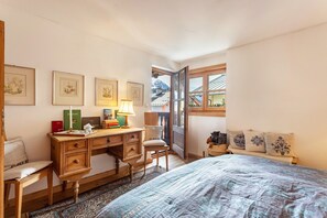 1 quarto, Wi-Fi de cortesia, roupa de cama