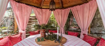 Appartement 'Ferienappartement 1 - Lockstein' met uitzicht op de bergen, eigen tuin en Wi-Fi