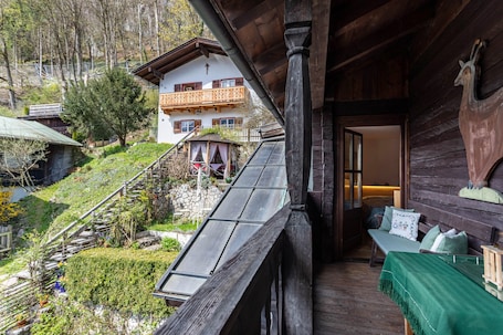 Property grounds. Apartment 'Ferienappartement 1 - Lockstein' with Mountain View, Private Garden and Wi-Fi