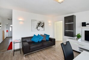 Télévision, chaîne hi-fi