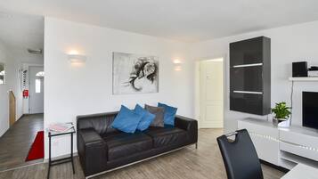 Fernseher, Stereoanlage