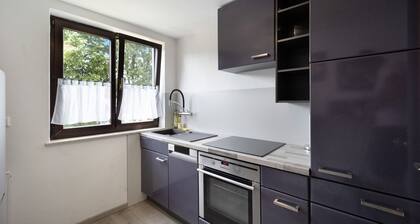 Ferienwohnung "Sonnenbühl" mit Seeblick, Privatem Balkon und WLAN