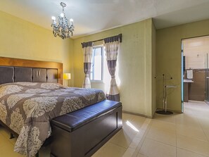 패밀리 하우스, 침실 2개 | 오리/거위털 이불, 노트북 작업 공간, 무료 WiFi, 침대 시트