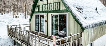 Cozy A-frame with loft, deck and easy ski access