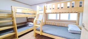 2 間睡房、高級寢具、羽絨被、記憶棉床墊