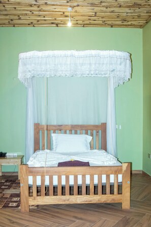 Deluxe Room, 1 Bedroom, Non Smoking, Lake View | Free WiFi