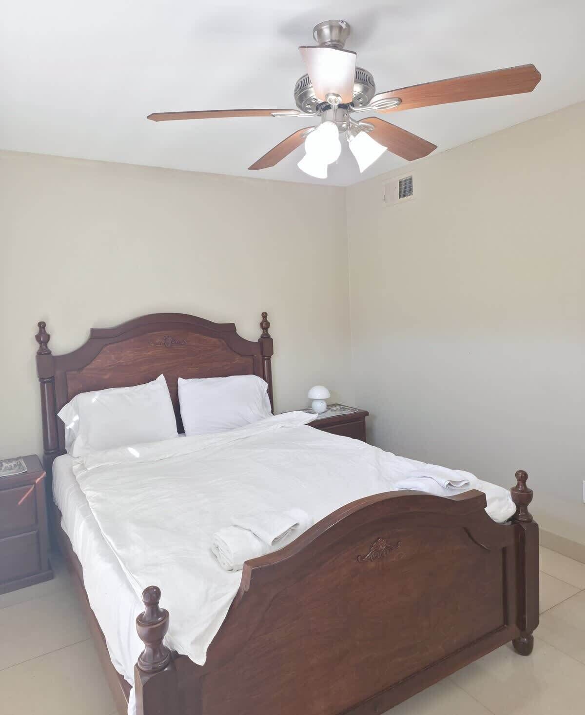 2 bedrooms, iron/ironing board, free WiFi, bed sheets