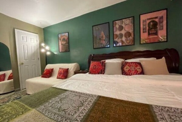2 bedrooms, WiFi, bed sheets