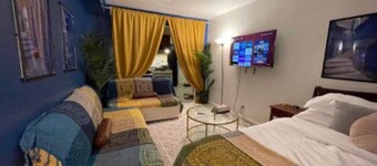 Moroccan Lover's Oasis: 2BR/ 2BA Great for Large Groups and Families