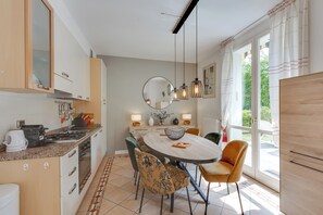 Réfrigérateur, four, plaque de cuisson, lave-vaisselle