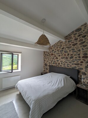 2 bedrooms, iron/ironing board, travel crib, free WiFi