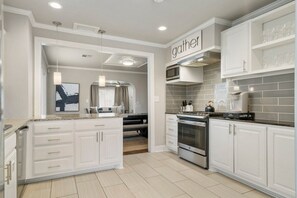 Fridge, microwave, oven, stovetop - Breezy Billiards @TulsaExpo (Tulsa)