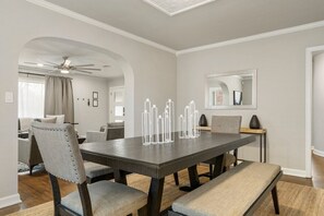 Dining - Breezy Billiards @TulsaExpo (Tulsa)