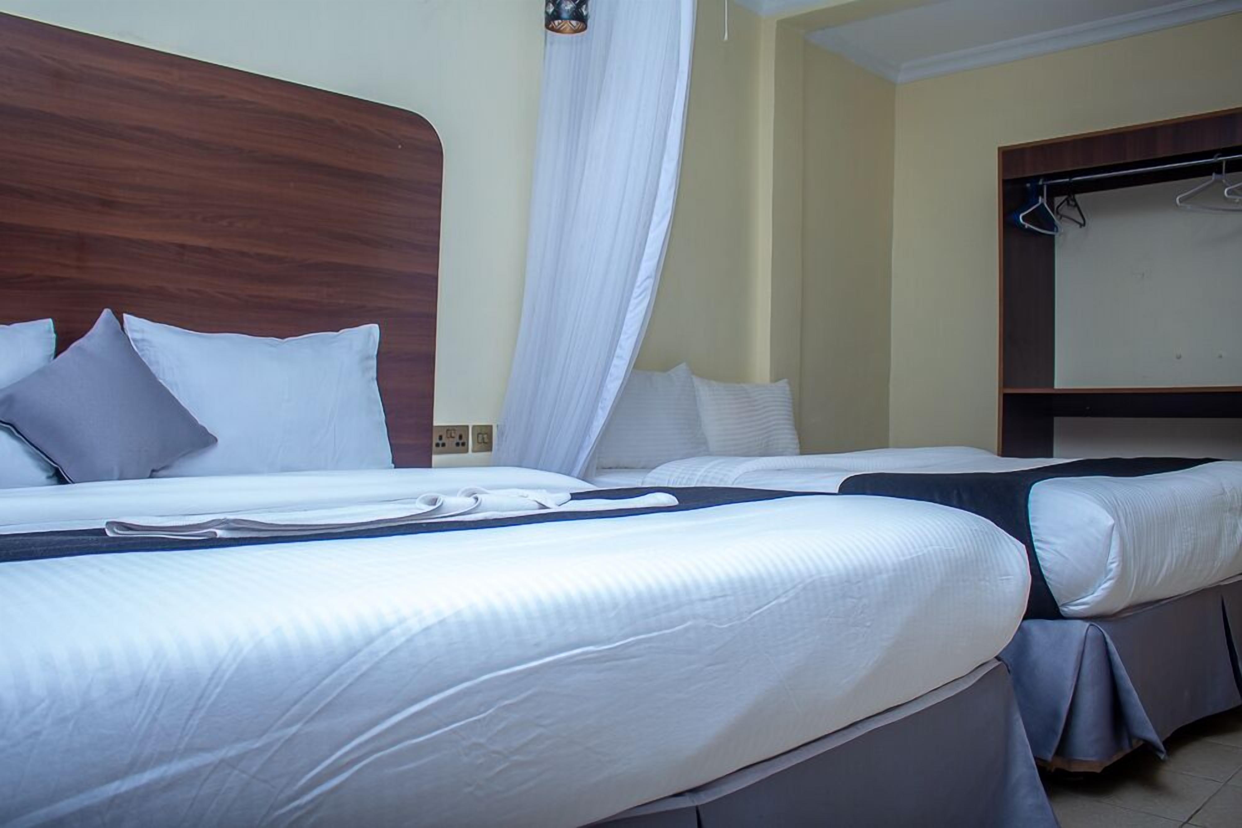 ROYAL CITY HOTEL-GARDEN