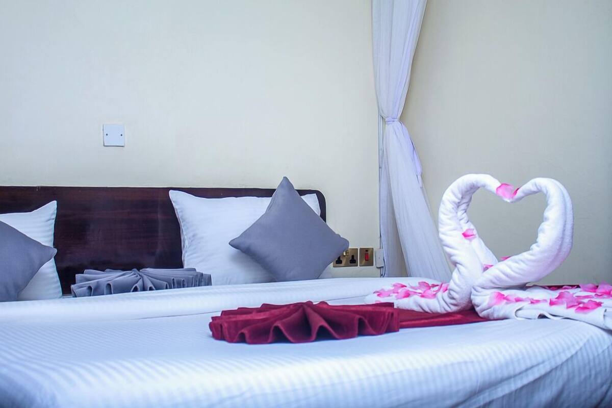 Standard Single Room | Iron/ironing board (on request), WiFi (free), individually decorated