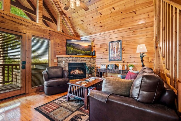 Smart TV, chimenea y videojuegos 