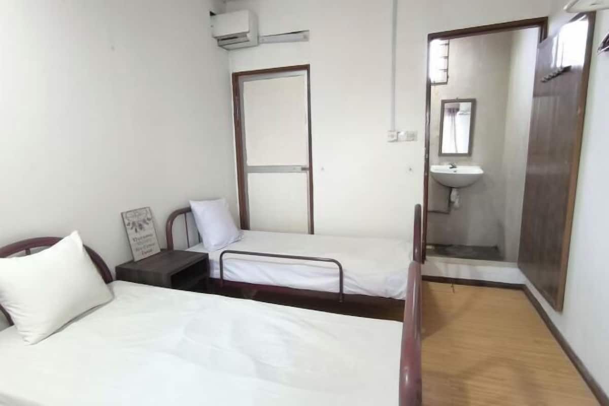 1 chambre, système d’insonorisation, literie fournie