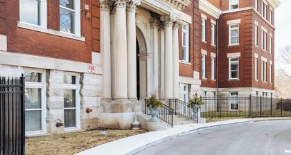 Walkable Westport Suite with Parking