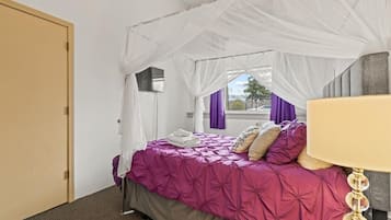 1 quarto, escrivaninha, ferros/tábuas de passar roupa, Wi-Fi de cortesia