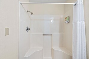 Hårtørrer, håndklæder, Sæbe, Shampoo