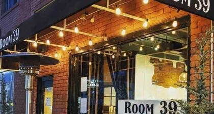 The Heart of Westport Suite - WALK to BBQ