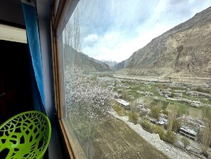 Pemandangan dari bilik