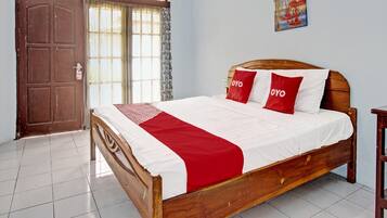 In-room safe, desk, free WiFi, bed sheets