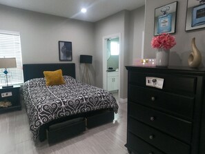 3 habitaciones, escritorio, tabla de planchar con plancha y wifi gratis 