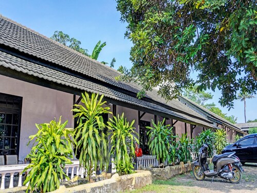 SPOT ON 91798 Hotel Grand Mutiara