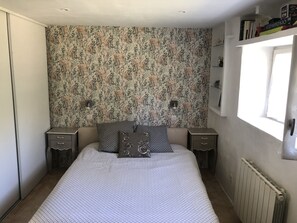 2 chambres, fer et planche à repasser, Wi-Fi gratuit, draps fournis