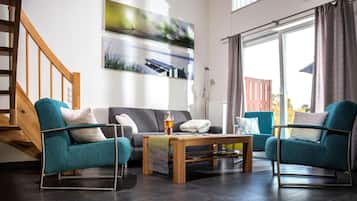 TV, fireplace, books, stereo
