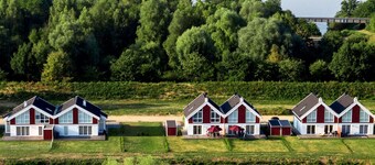 On the lake - luxury holiday home with every comfort, located directly on a lake